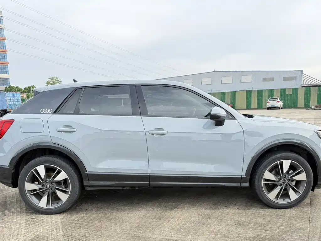 Audi Q2L 2022