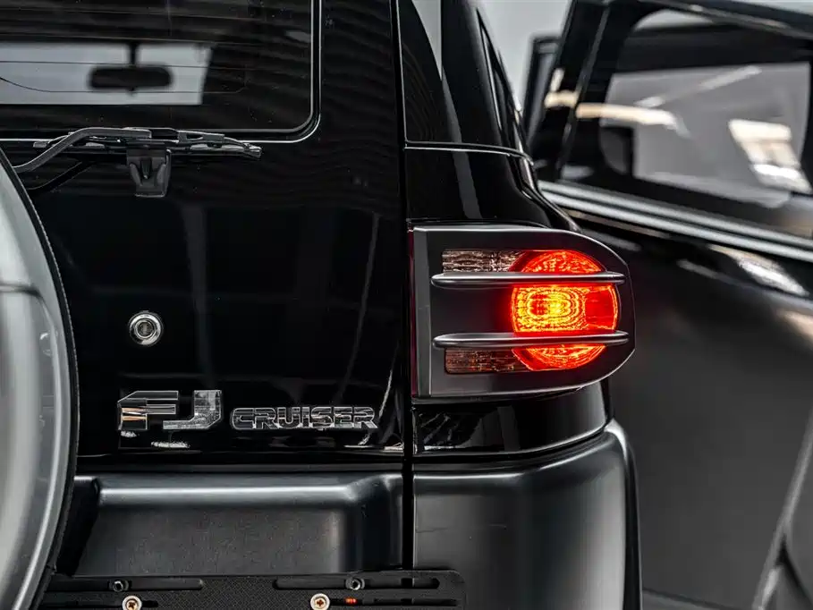 Toyota FJ Cruiser 2020 — фото 39