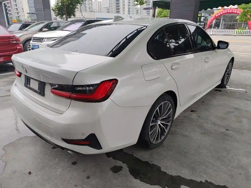 BMW 3 Series 2021