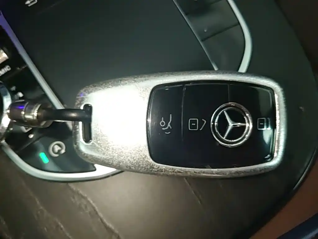 Mercedes-Benz E-Class 2020 — фото 9