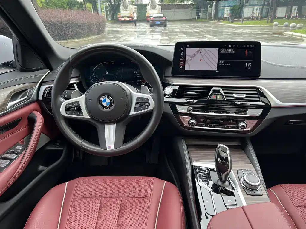 BMW 5 Series 2022 — фото 13
