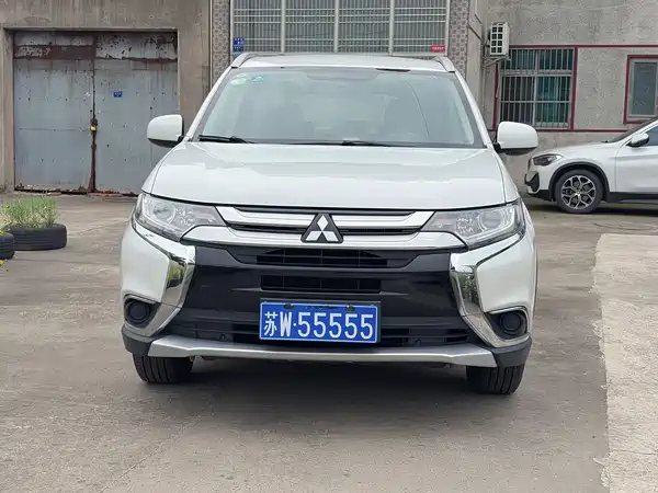 Mitsubishi Outlander 2016