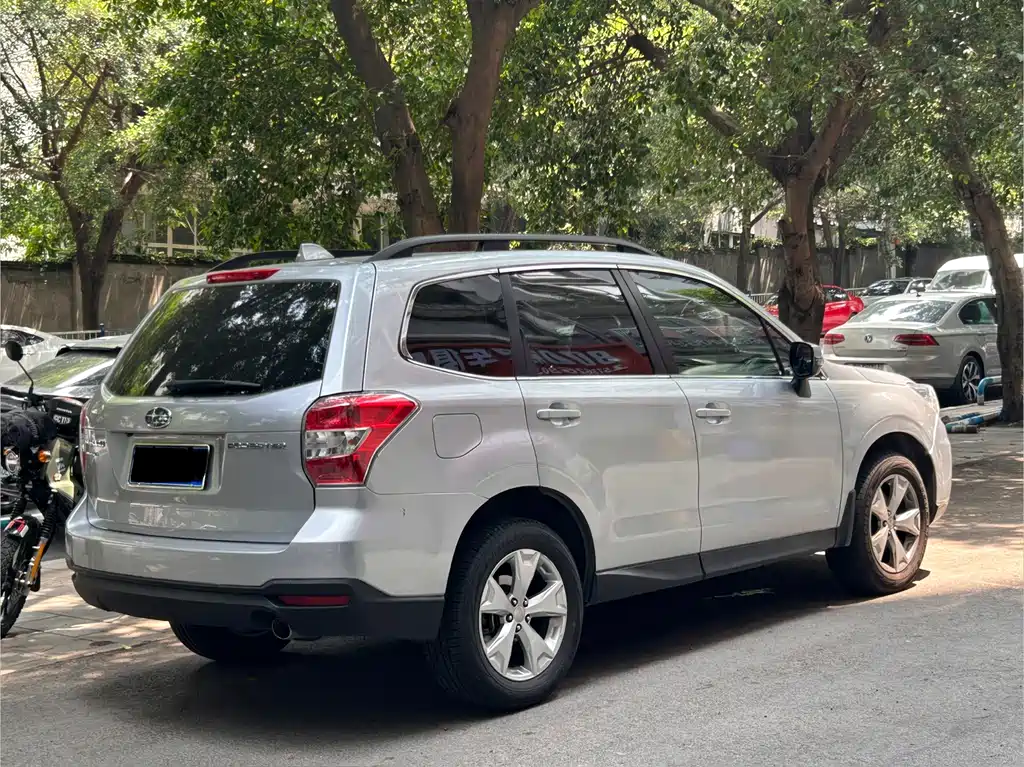 Subaru Forester 2014 — фото 10