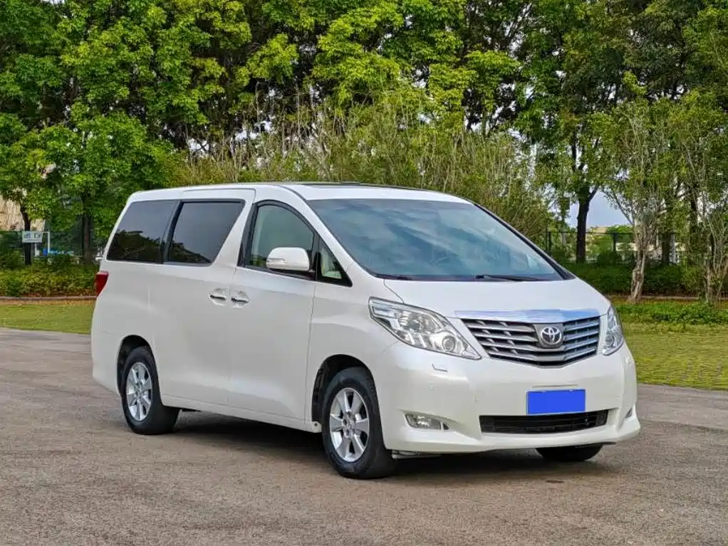 Toyota Alphard 2010 — фото 1