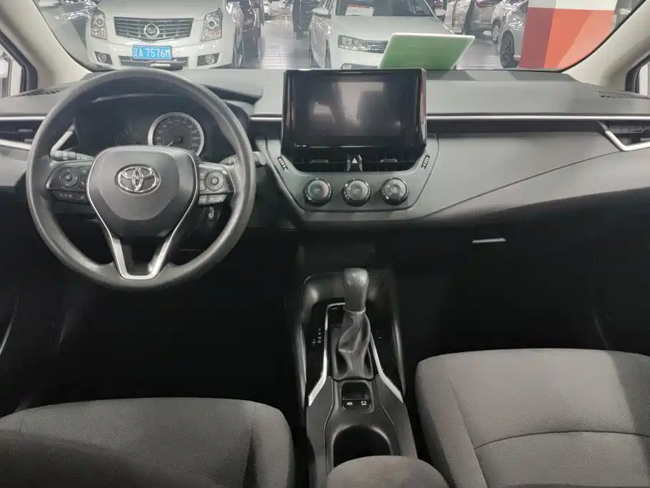 Toyota Corolla 2023 — фото 12