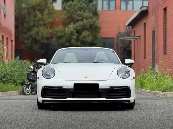 Porsche 911 2023