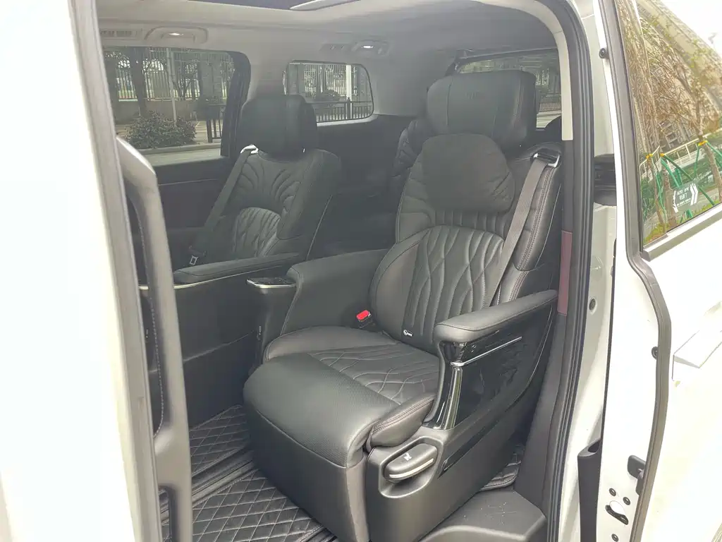 GAC Motor Trumpchi M8 2024 — фото 10