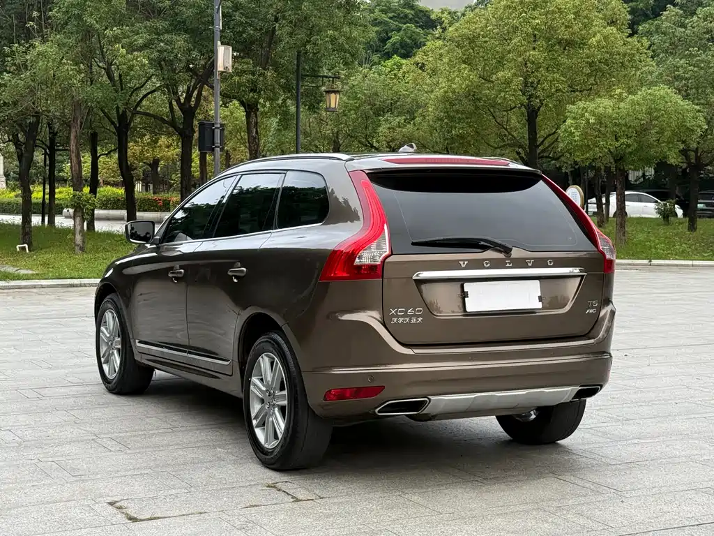 Volvo XC60 2016 — фото 9