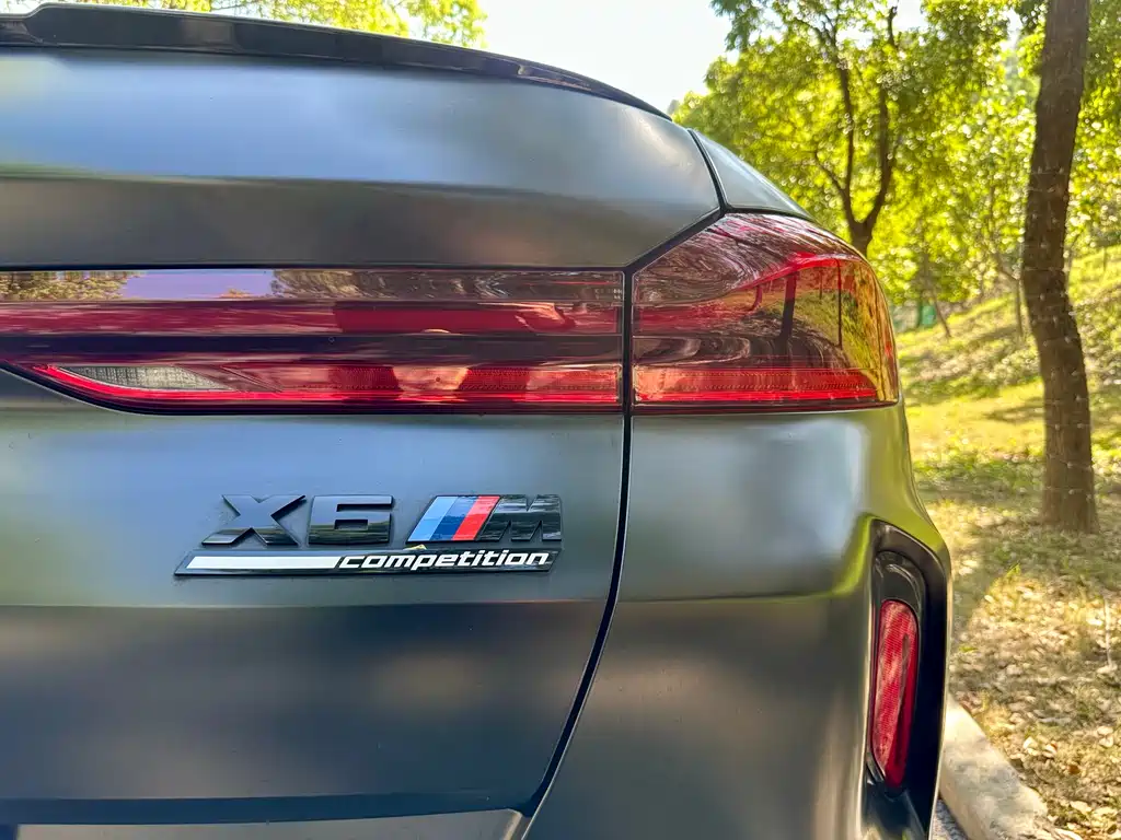 BMW X6 M 2025 — фото 31