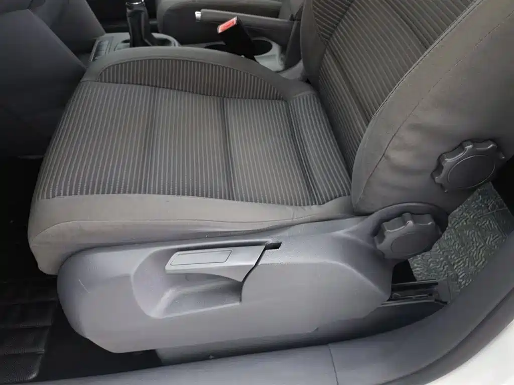 Volkswagen Touran 2015 — фото 20