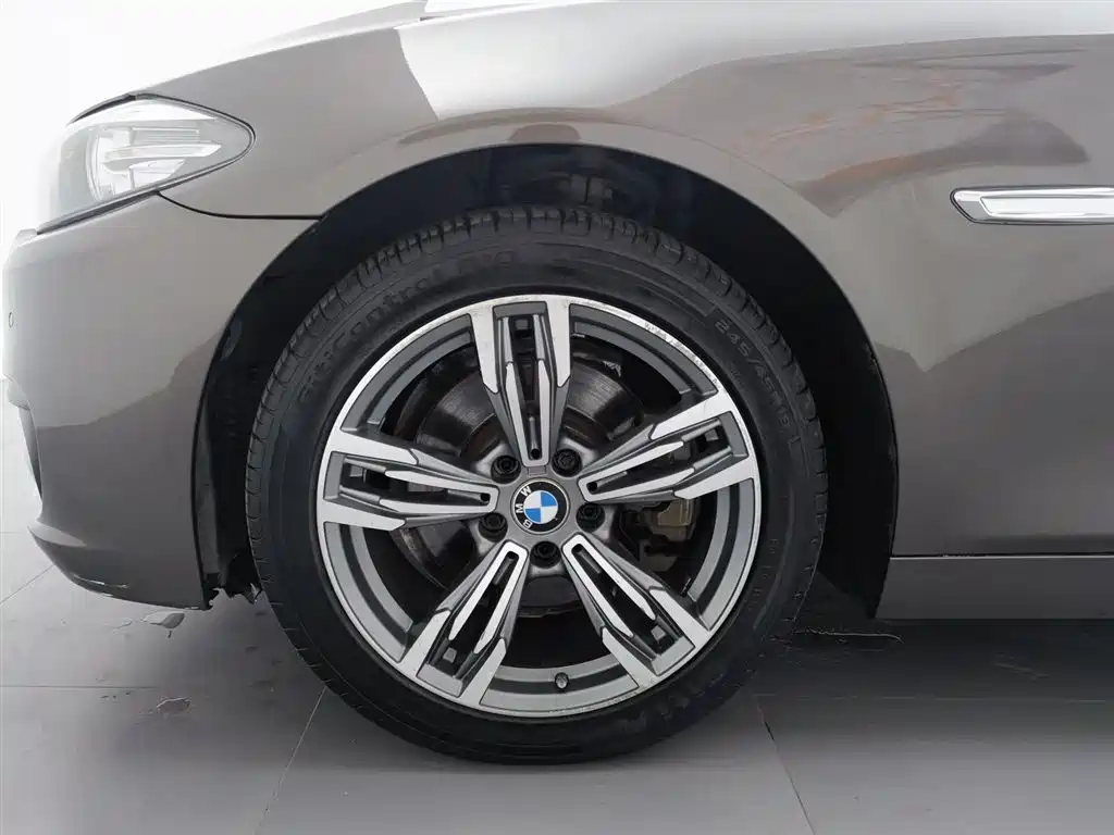 BMW 5 Series 2014 — фото 17