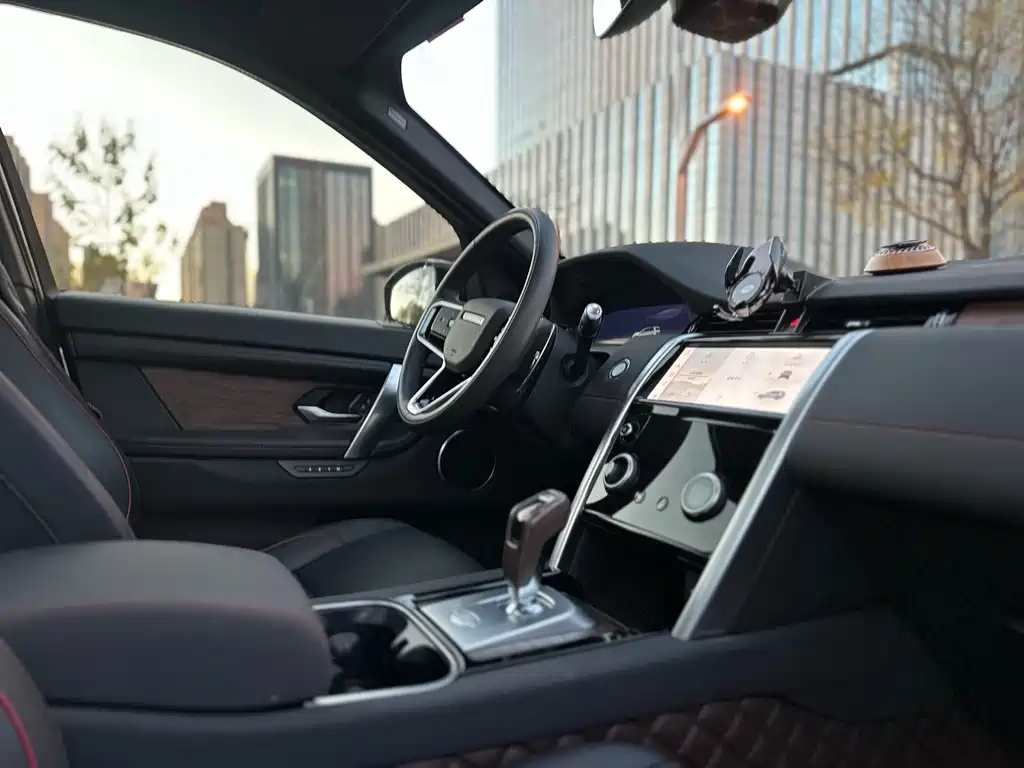 Land Rover Discovery Sport 2022 — фото 10
