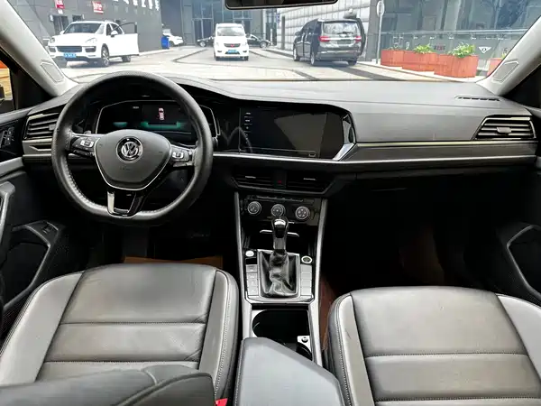 Volkswagen Sagitar 2021