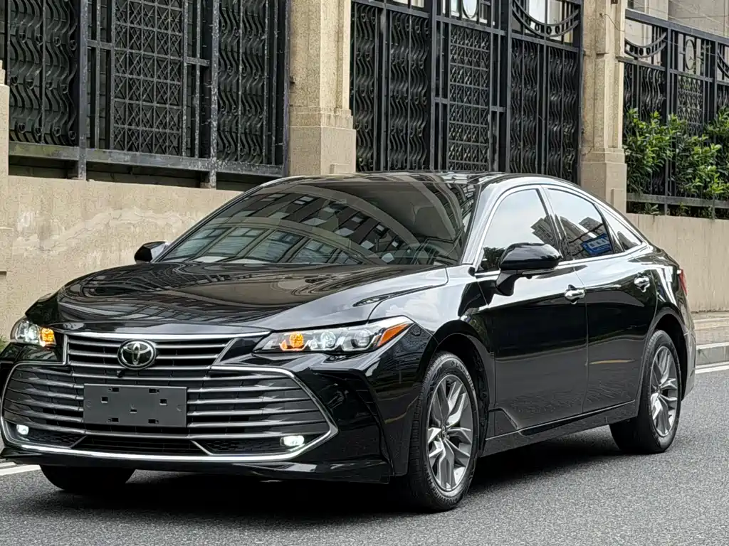Toyota Avalon 2021 — фото 1