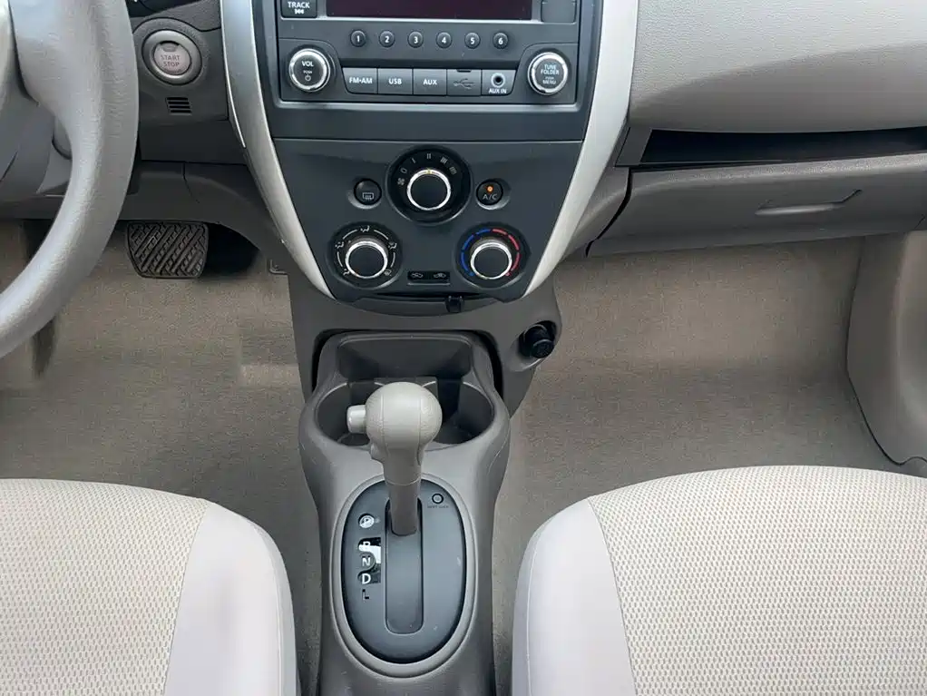 Nissan Sunny 2016 — фото 11