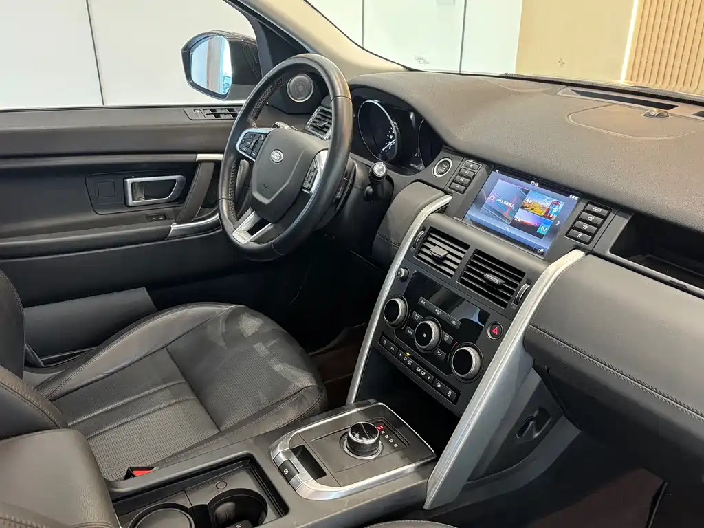 Land Rover Discovery Sport 2018 — фото 10