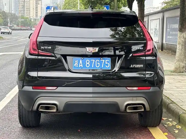 Cadillac XT4 2023 — фото 6