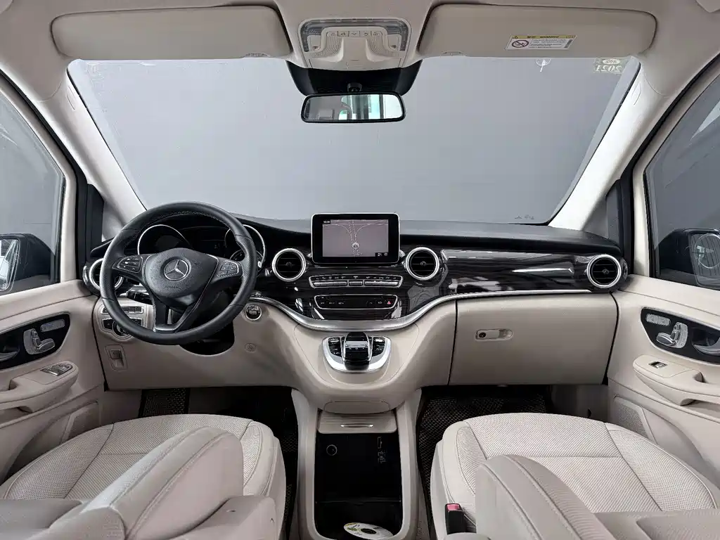 Mercedes-Benz V-Class 2017 — фото 14
