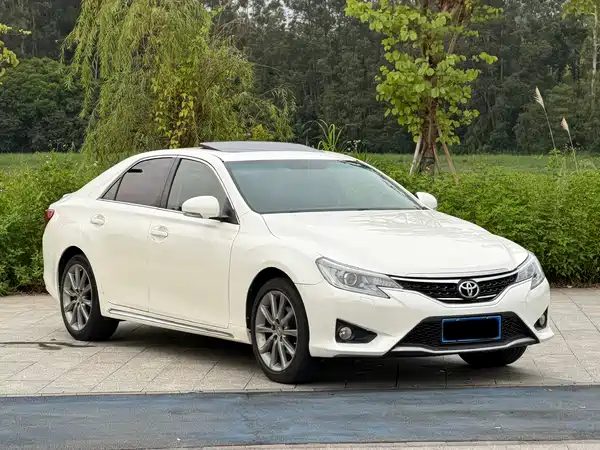Toyota Reiz 2014