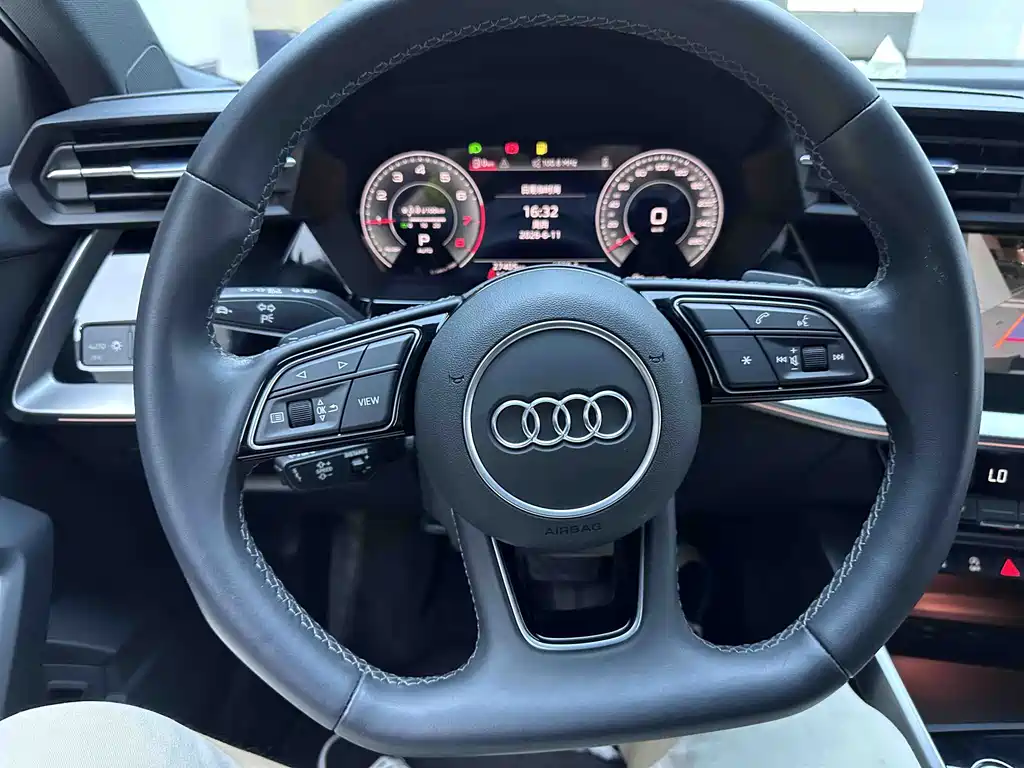 Audi A3 2022 — фото 14