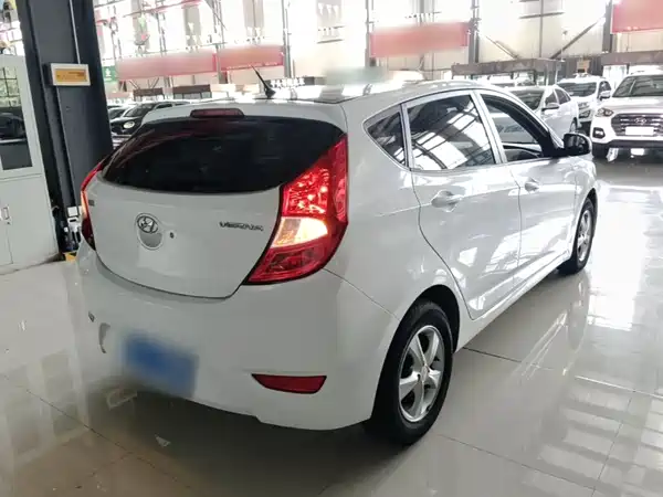 Hyundai Rui Yi 2015