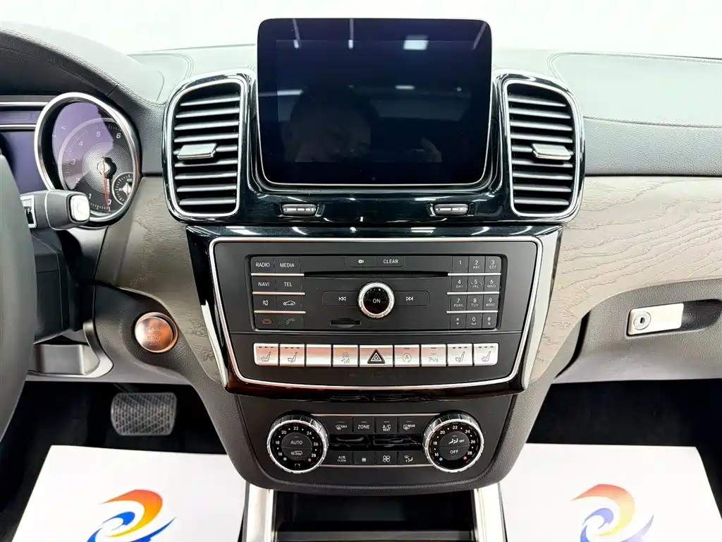 Mercedes-Benz GLS 2018 — фото 13
