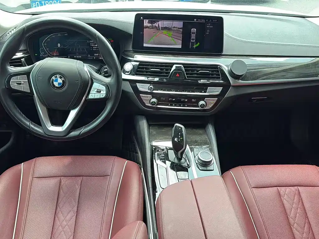 BMW 5 Series 2022 — фото 10