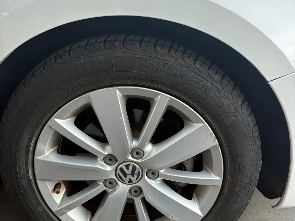 Volkswagen Sagitar 2013