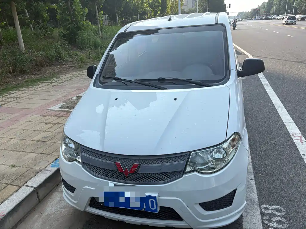Wuling Hongguang 2018