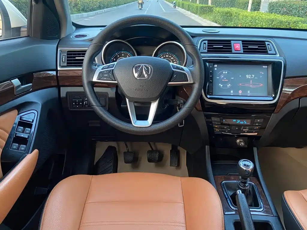 BAIC S50 2016 — фото 8