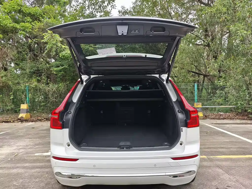 Volvo XC60 PHEV 2024 — фото 7