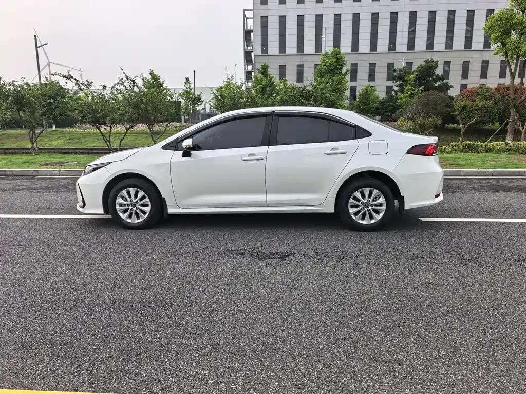 Toyota Corolla 2020 — фото 11