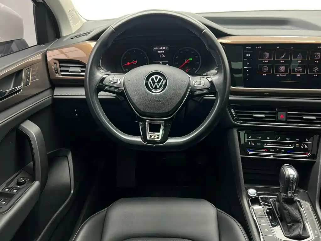 Volkswagen Tharu 2022 — фото 13