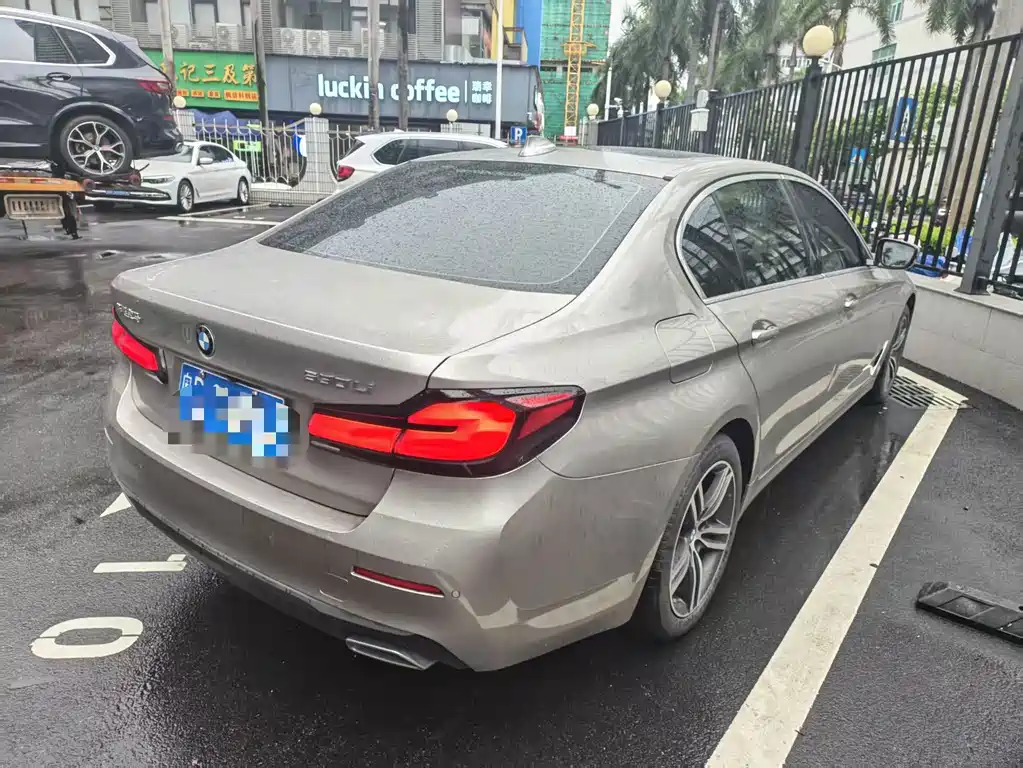 BMW 5 Series 2021