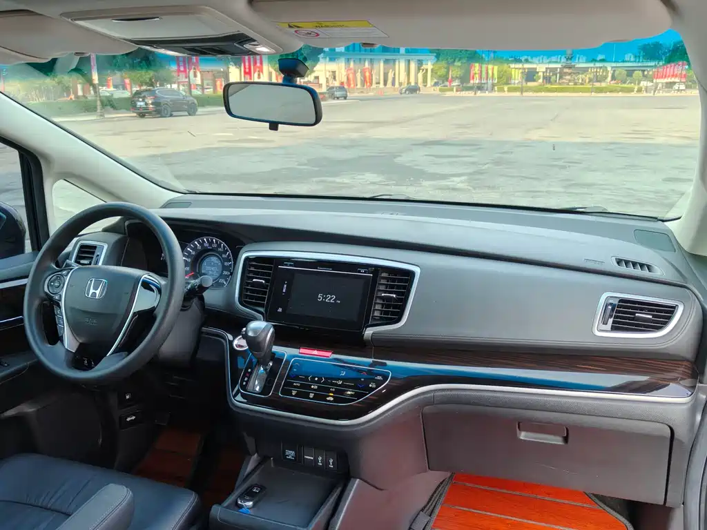 Honda Odyssey 2018 — фото 11
