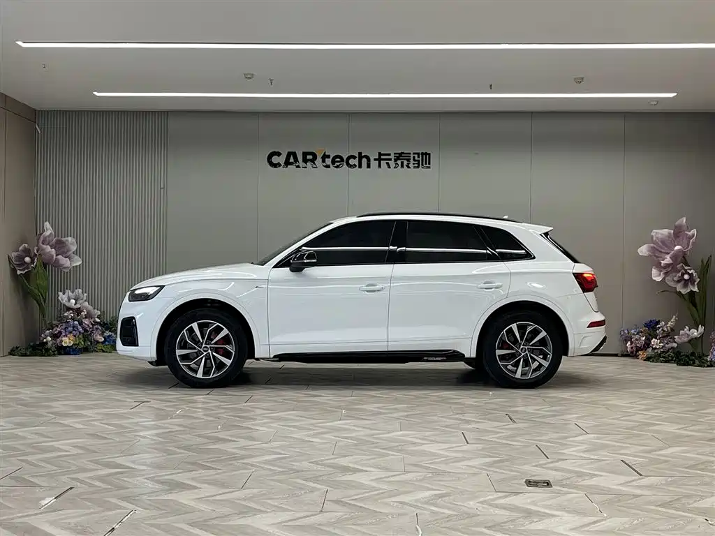 Audi Q5L 2024 — фото 8