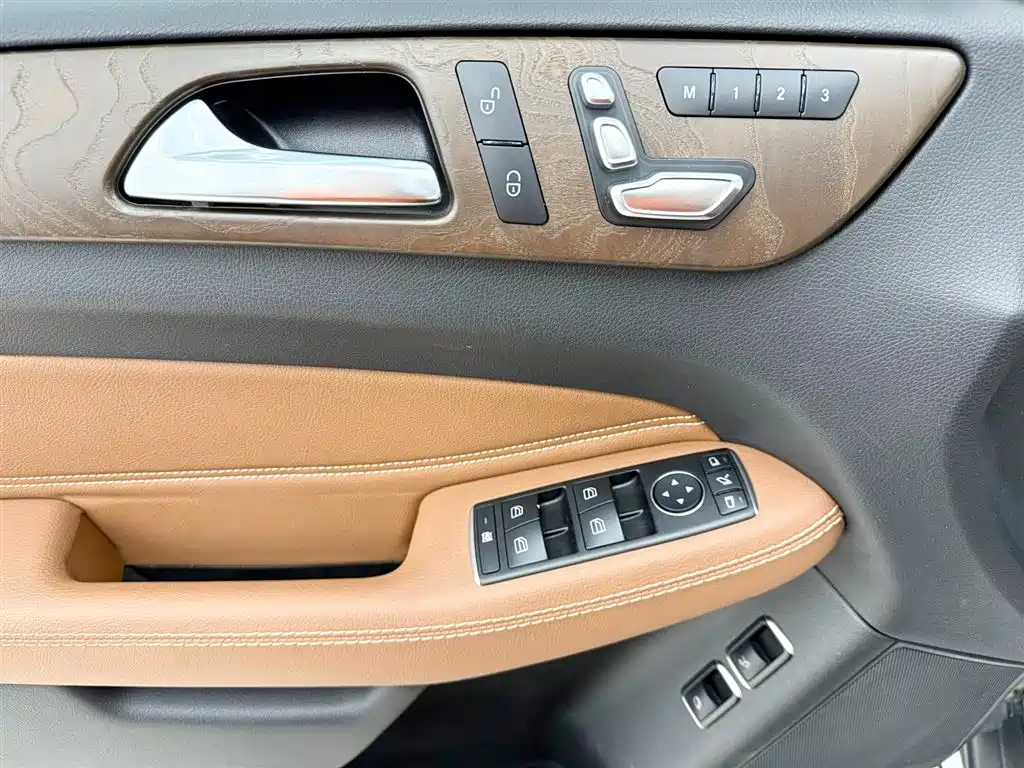 Mercedes-Benz GLS 2018 — фото 15