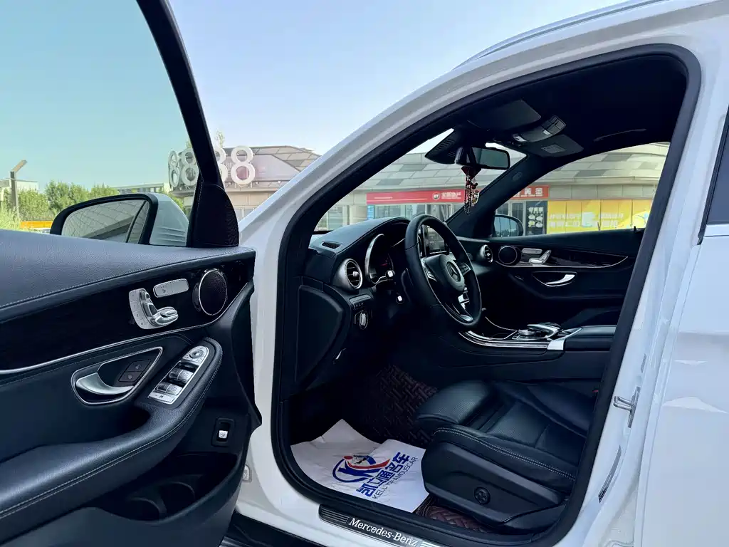 Mercedes-Benz GLC 2019 — фото 10