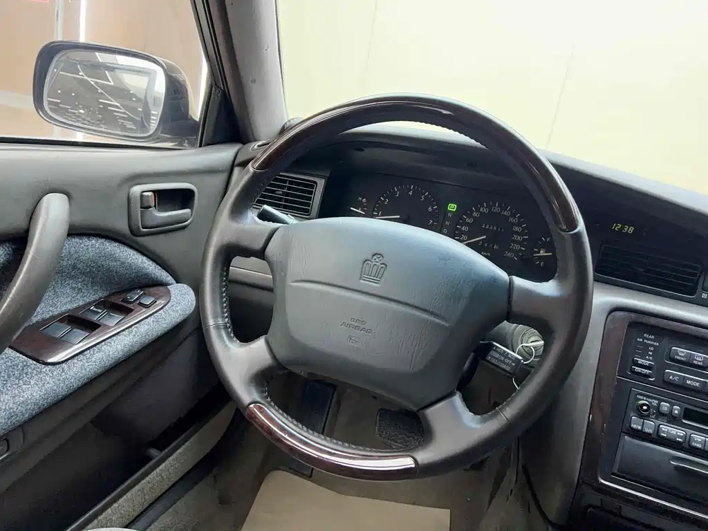 Toyota Crown 2001 — фото 12