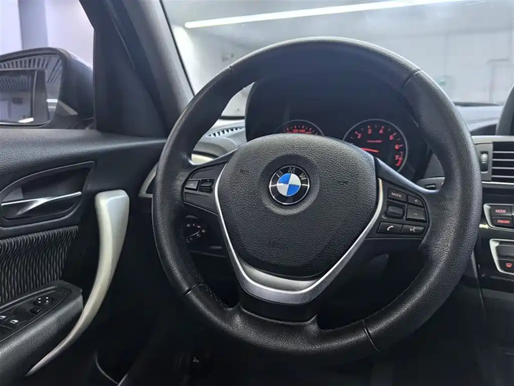BMW 1 Series 2016 — фото 6