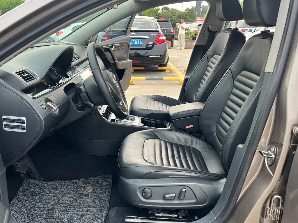 Volkswagen Magotan 2012