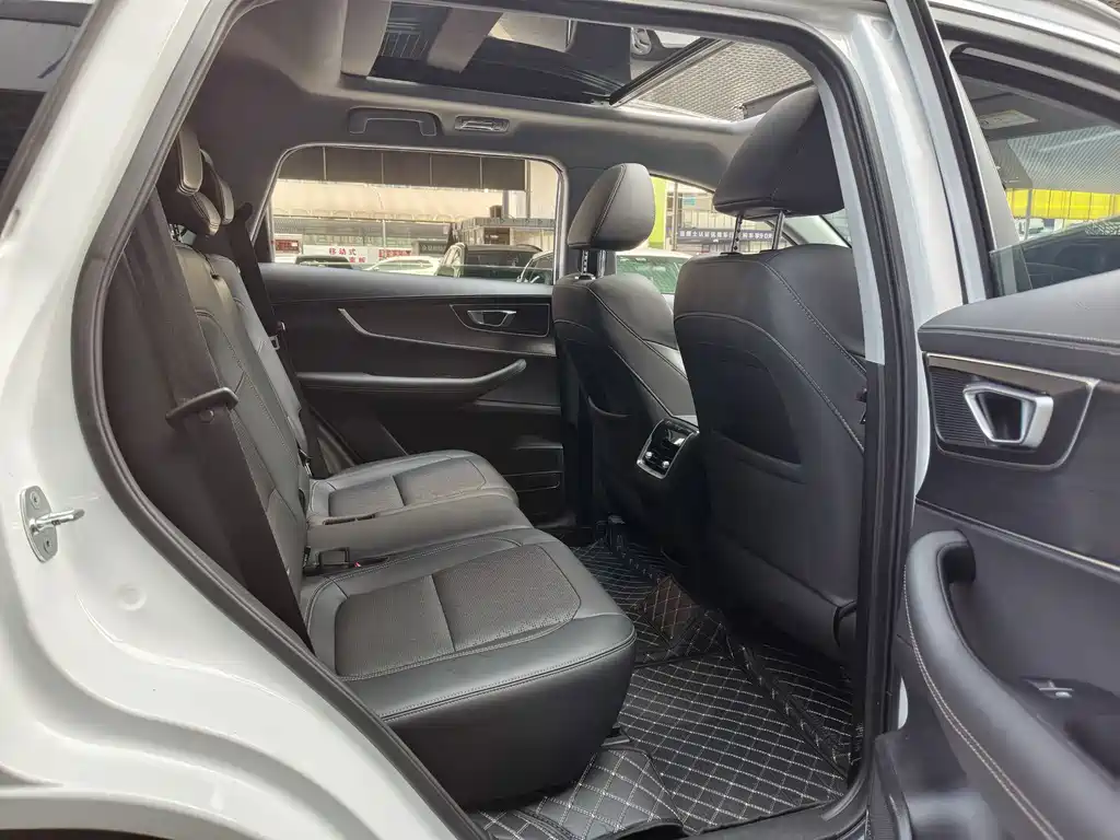 Chery Tiggo 8 2023 — фото 15