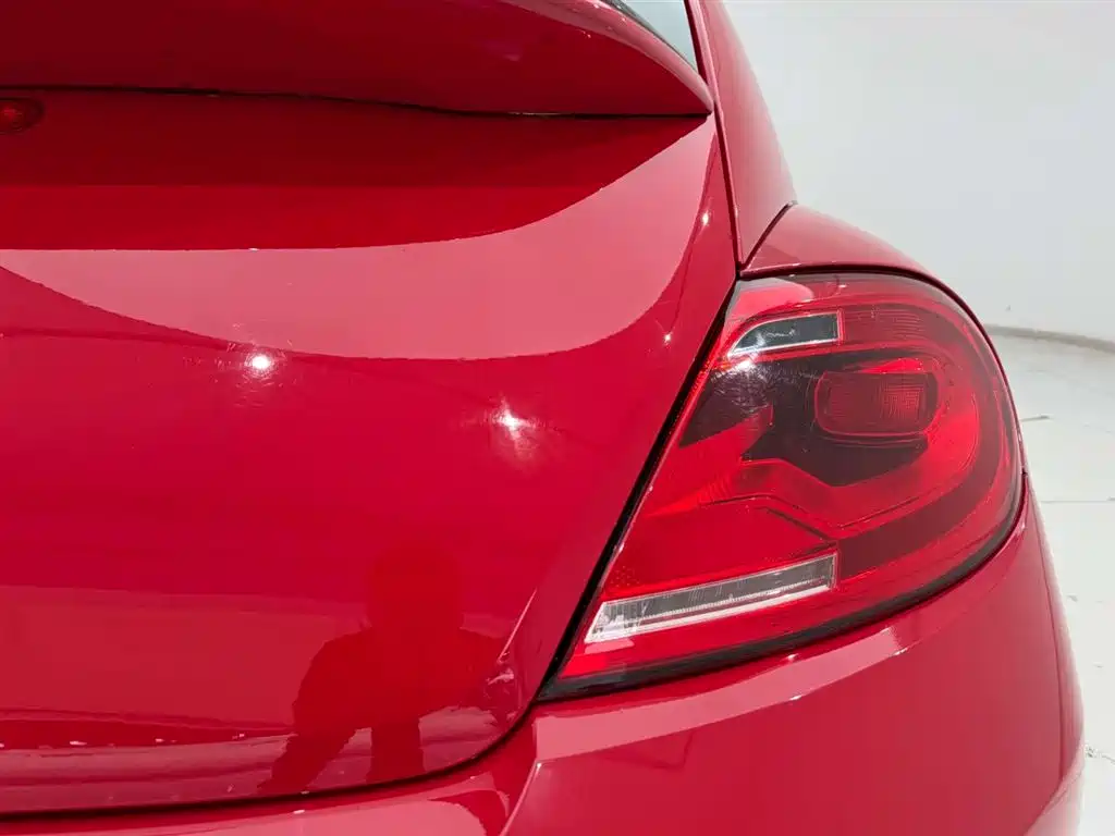 Volkswagen Beetle 2015 — фото 10