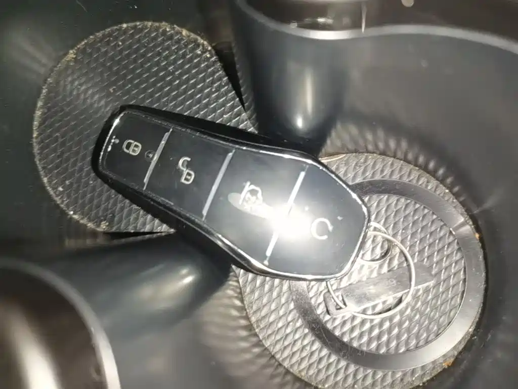 BYD Seal 05 DM-i 2025 — фото 9