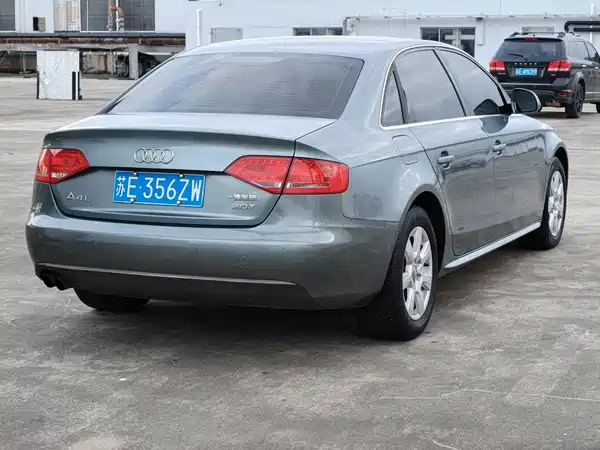 Audi A4L 2011