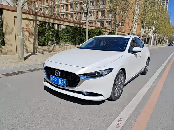 Mazda 3 Axela 2022