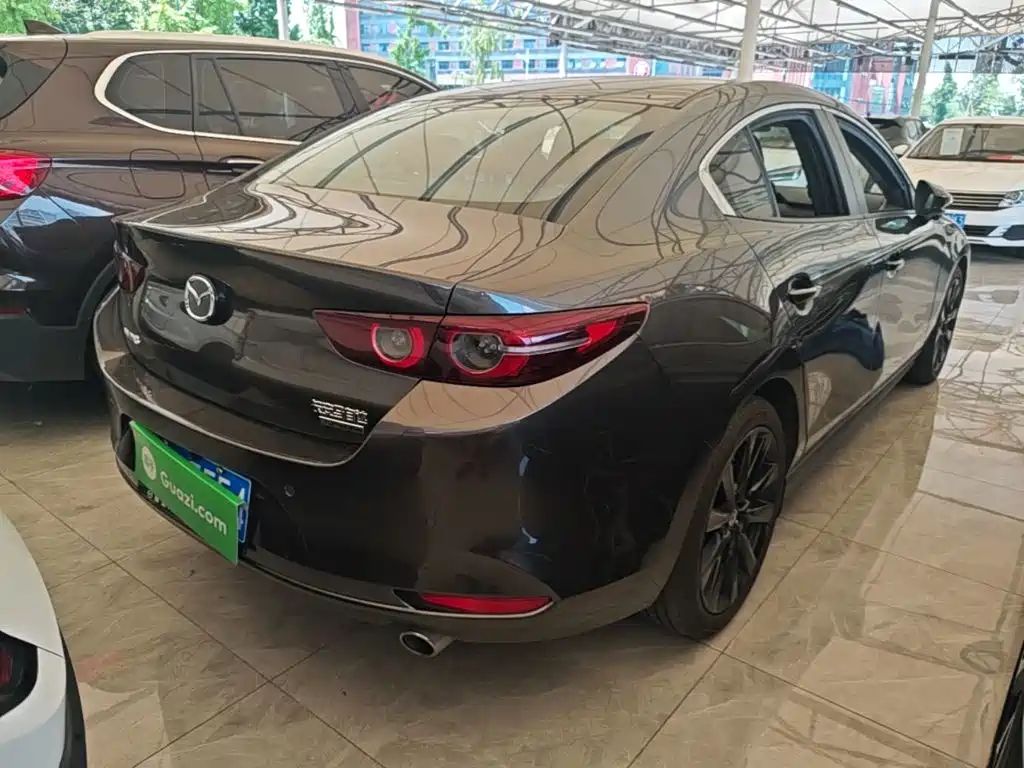 Mazda 3 Axela 2025