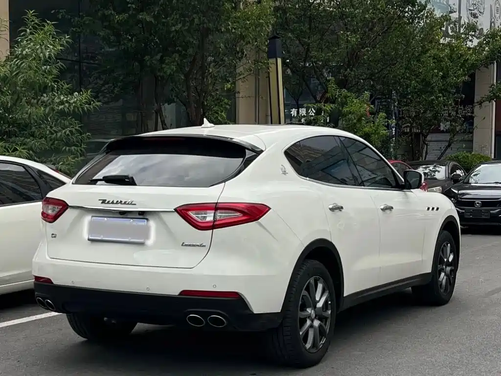 Maserati Levante 2019 — фото 12