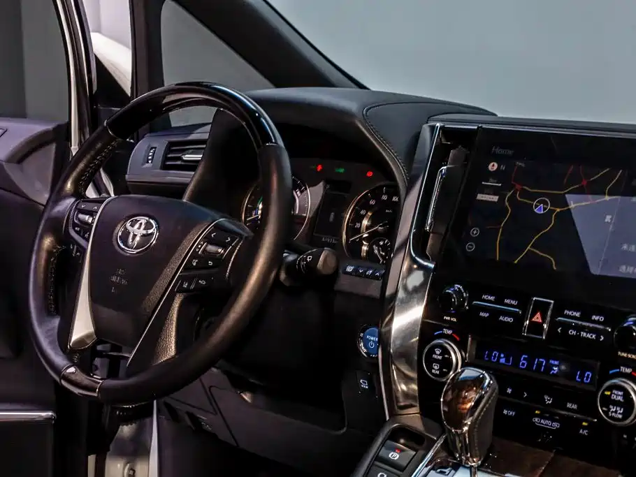 Toyota Vellfire 2021 — фото 36
