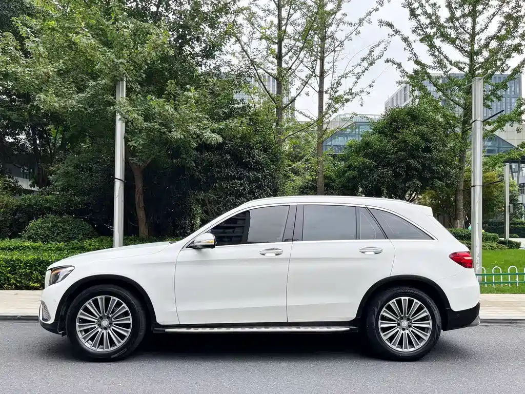 Mercedes-Benz GLC 2018 — фото 15
